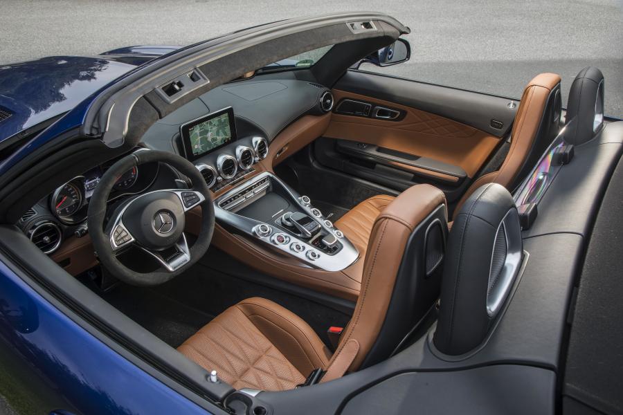Интерьер Mercedes-AMG GT Roadster  (R190) 2017 года  (WW) (фото 17 из 17)